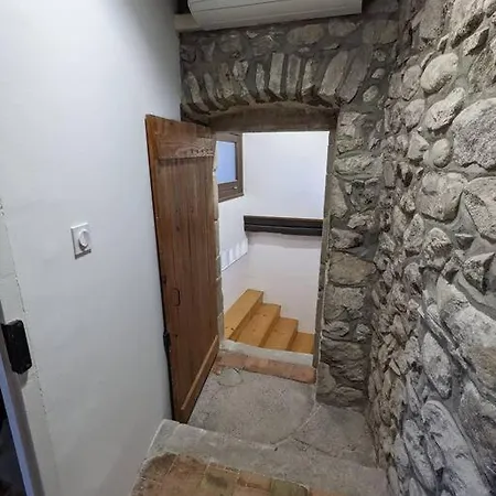 Maison Ardechoise فال لي با